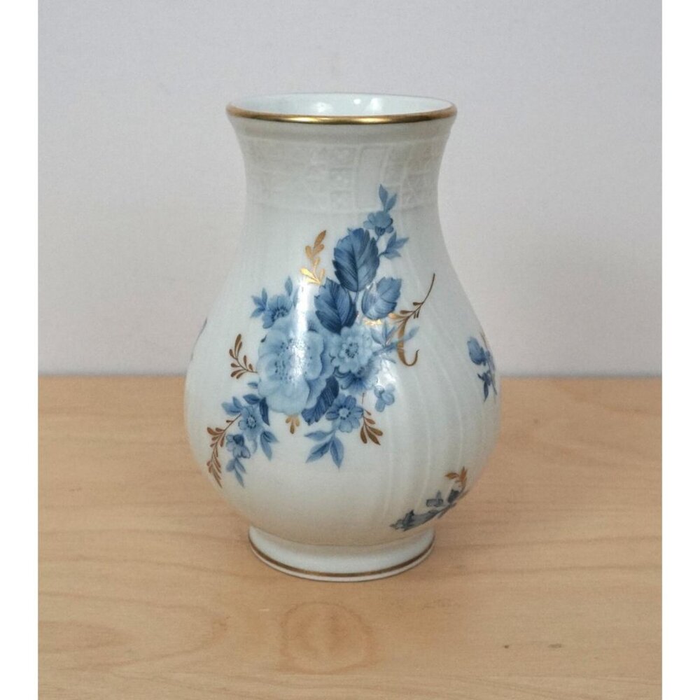 Hutschenreuther White Blue Floral Porcelain Germany Dresden Vase 4.75"